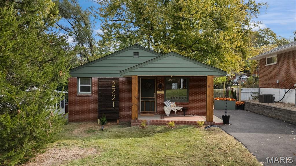 Photo of 2221 Norside Drive Alton IL 62002