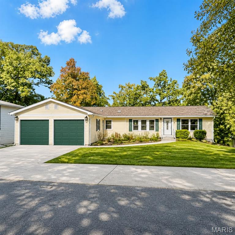 Photo of 14 E Lakeshore Drive De Soto MO 63020