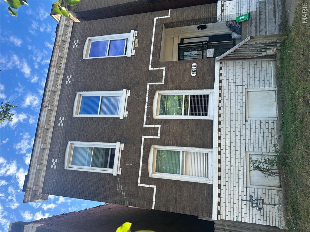 Photo of 3711 Pennsylvania Avenue St Louis MO 63118