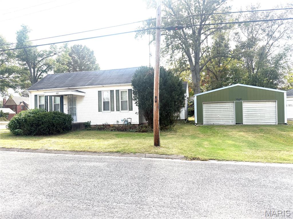 Photo of 482 E Walnut Street Nashville IL 62263