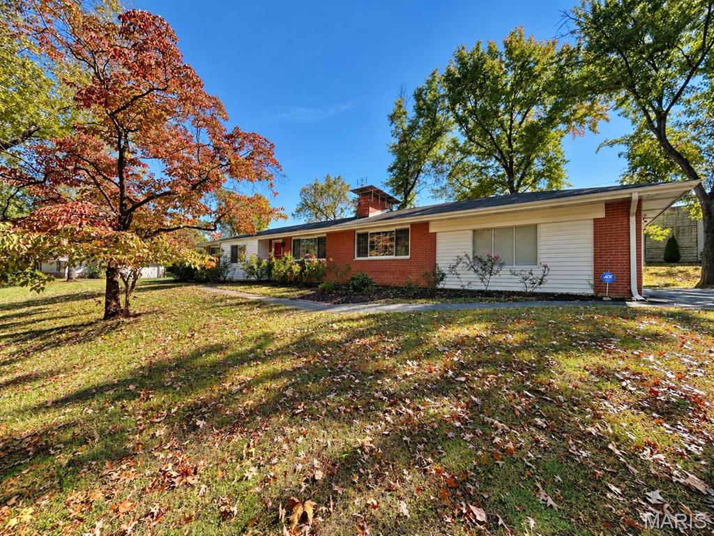 Photo of 10056 Briarwood Drive St Louis MO 63124
