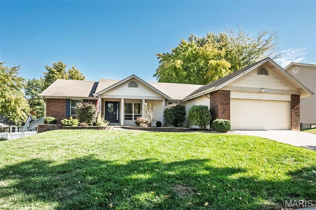 Photo of 2921 N Kristopher Bend St Charles MO 63303