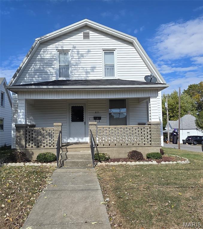 Photo of 823 Valley Street Chester IL 62233