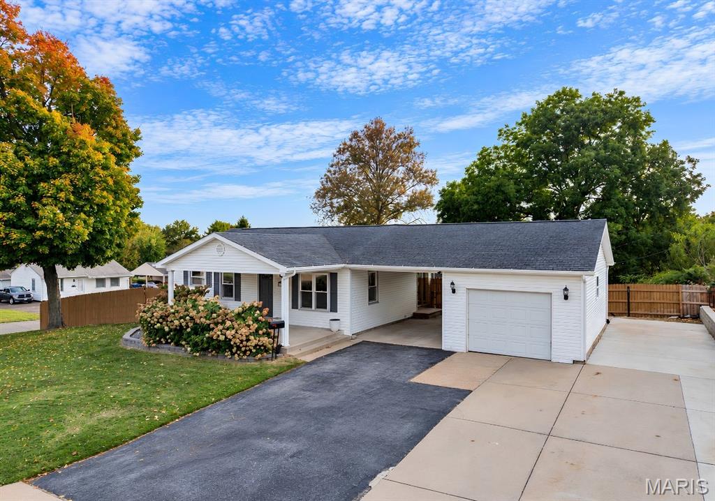 Photo of 12103 Belaire Place Maryland Heights MO 63043