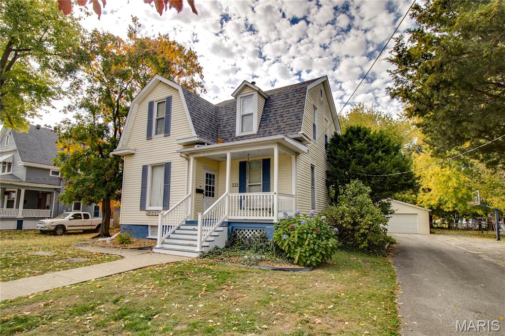 Photo of 332 N High Street Carlinville IL 62626