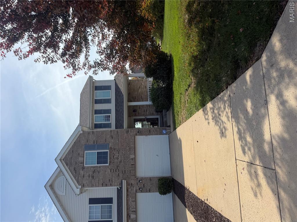 Photo of 10 Jost Villa Drive Ferguson MO 63034