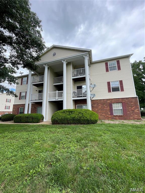 Photo of 3108 Edwards Place #303 Maryland Heights MO 63043