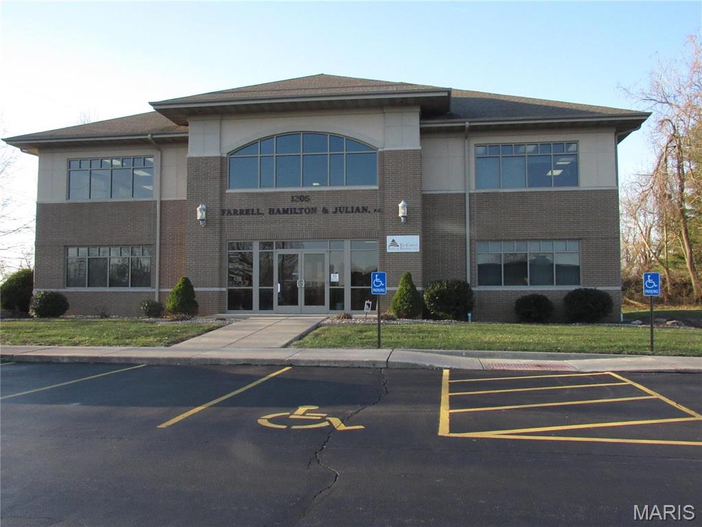 Photo of 1305 DAdrian Professional Park Godfrey IL 62035