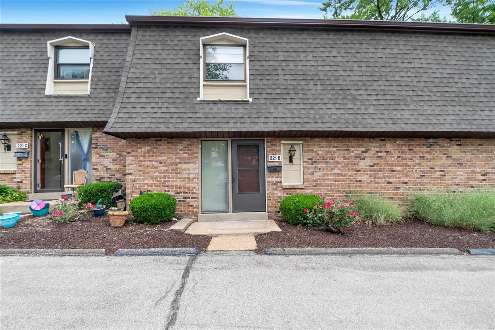 Photo of 221 Braeshire Drive #B Ballwin MO 63021