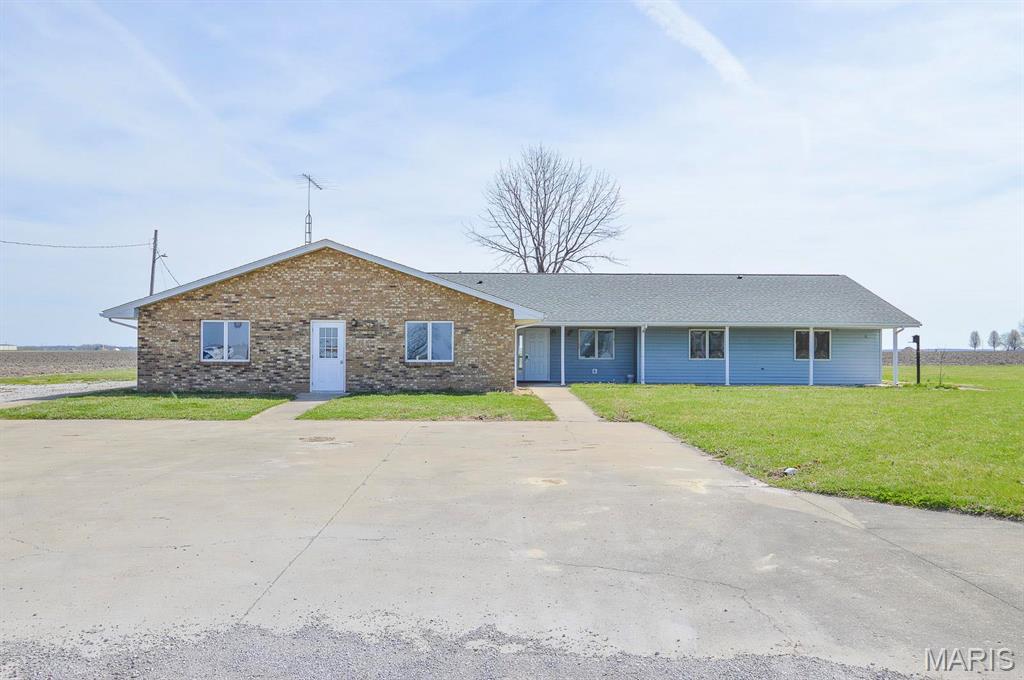 Photo of 620 N Main Street Hoyleton IL 62803