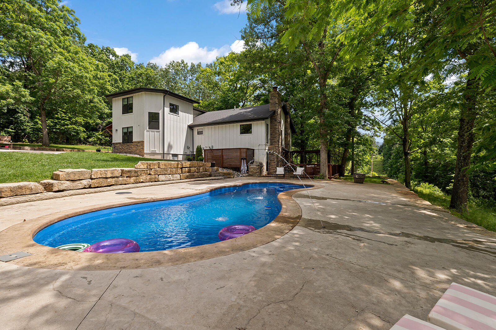 Photo of 9879 E State Hwy Ad Rogersville MO 65742