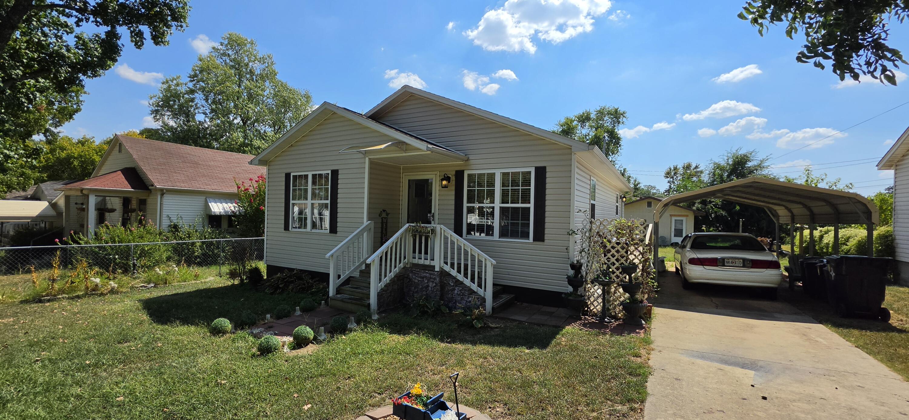 Photo of 1018 W 2nd Street West Plains MO 65775