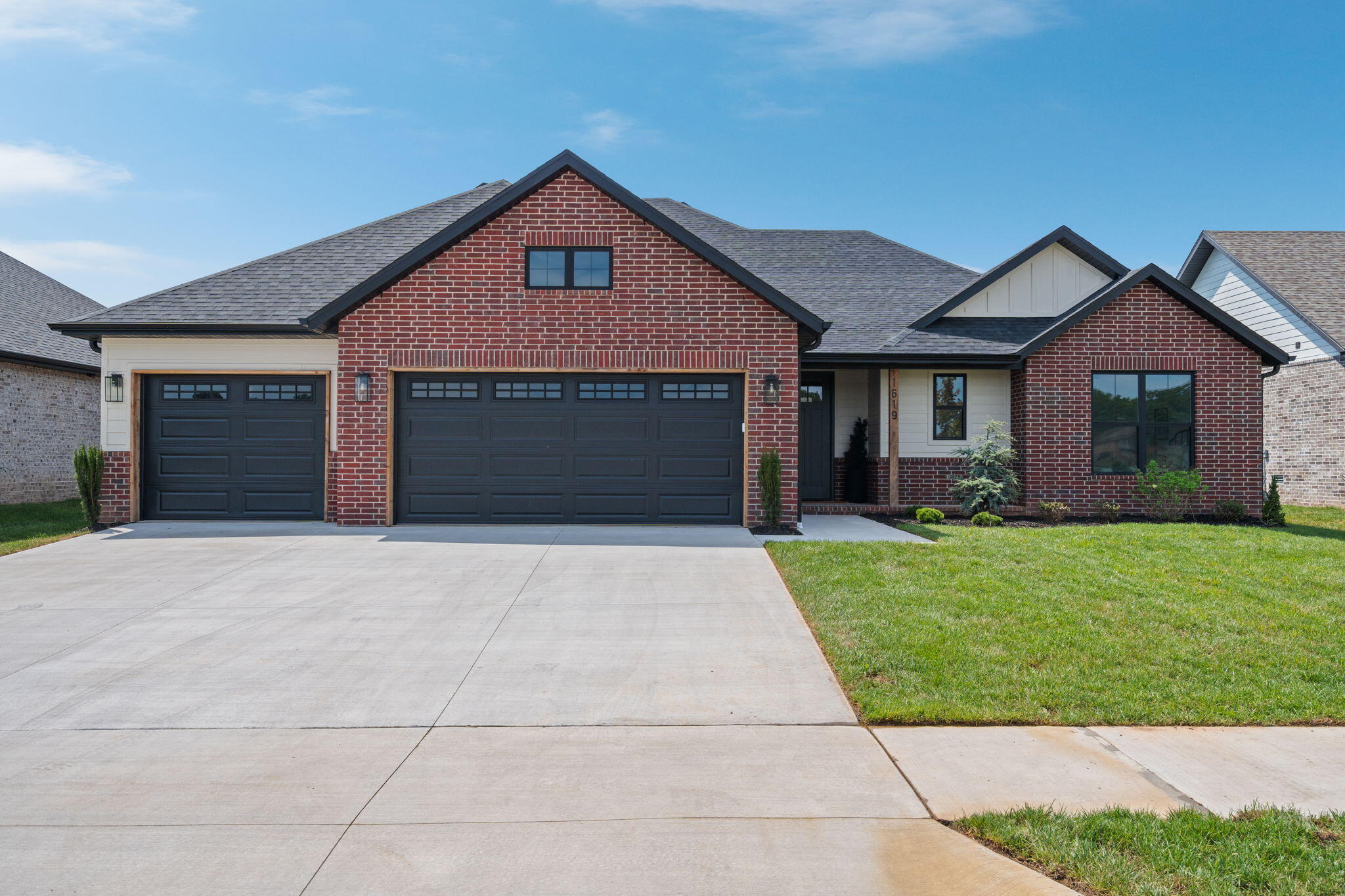 Photo of 1619 S Crepe Myrtle Lane Springfield MO 65809
