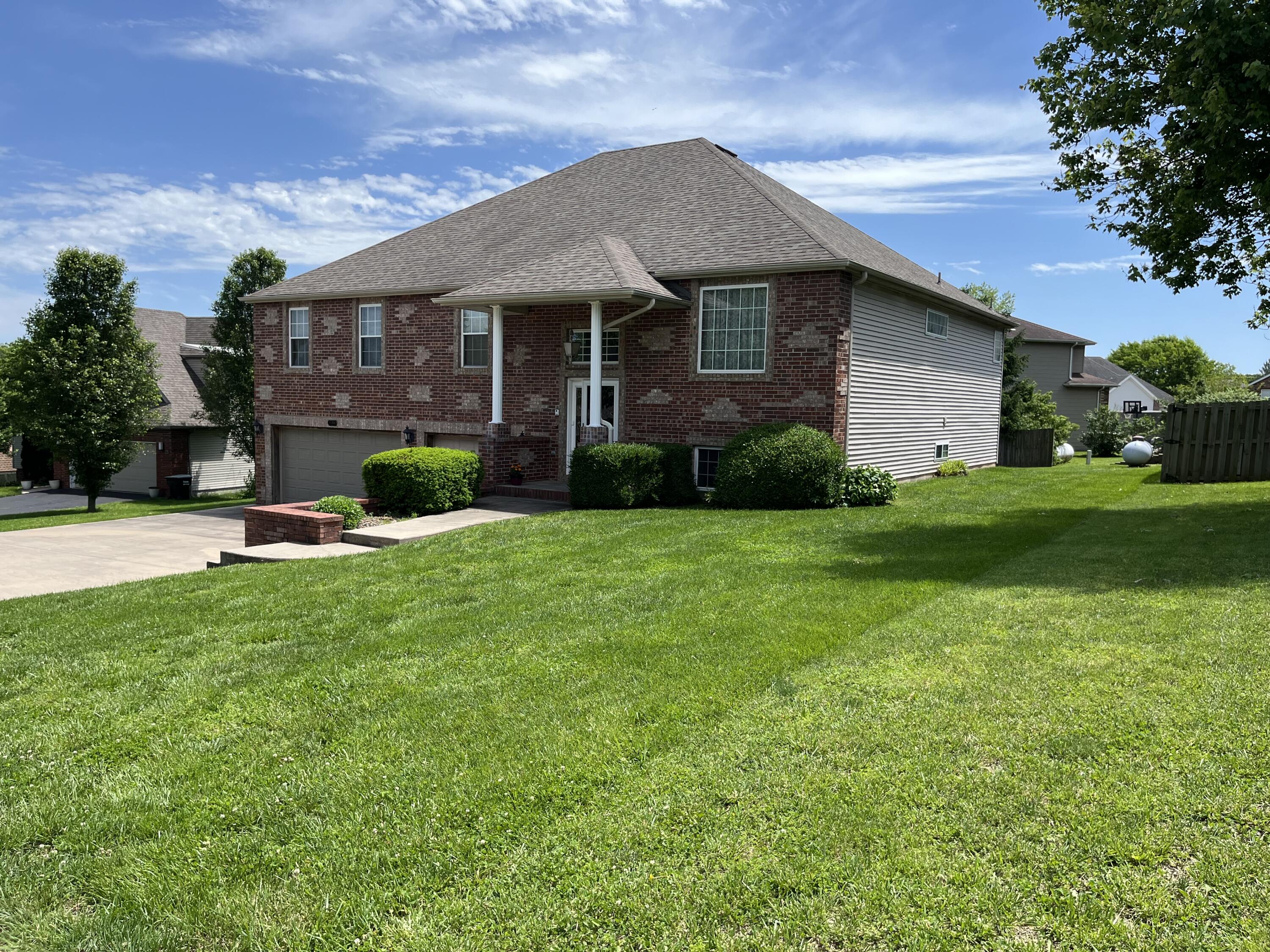 Photo of 1518 W Stagecoach Court Nixa MO 65714