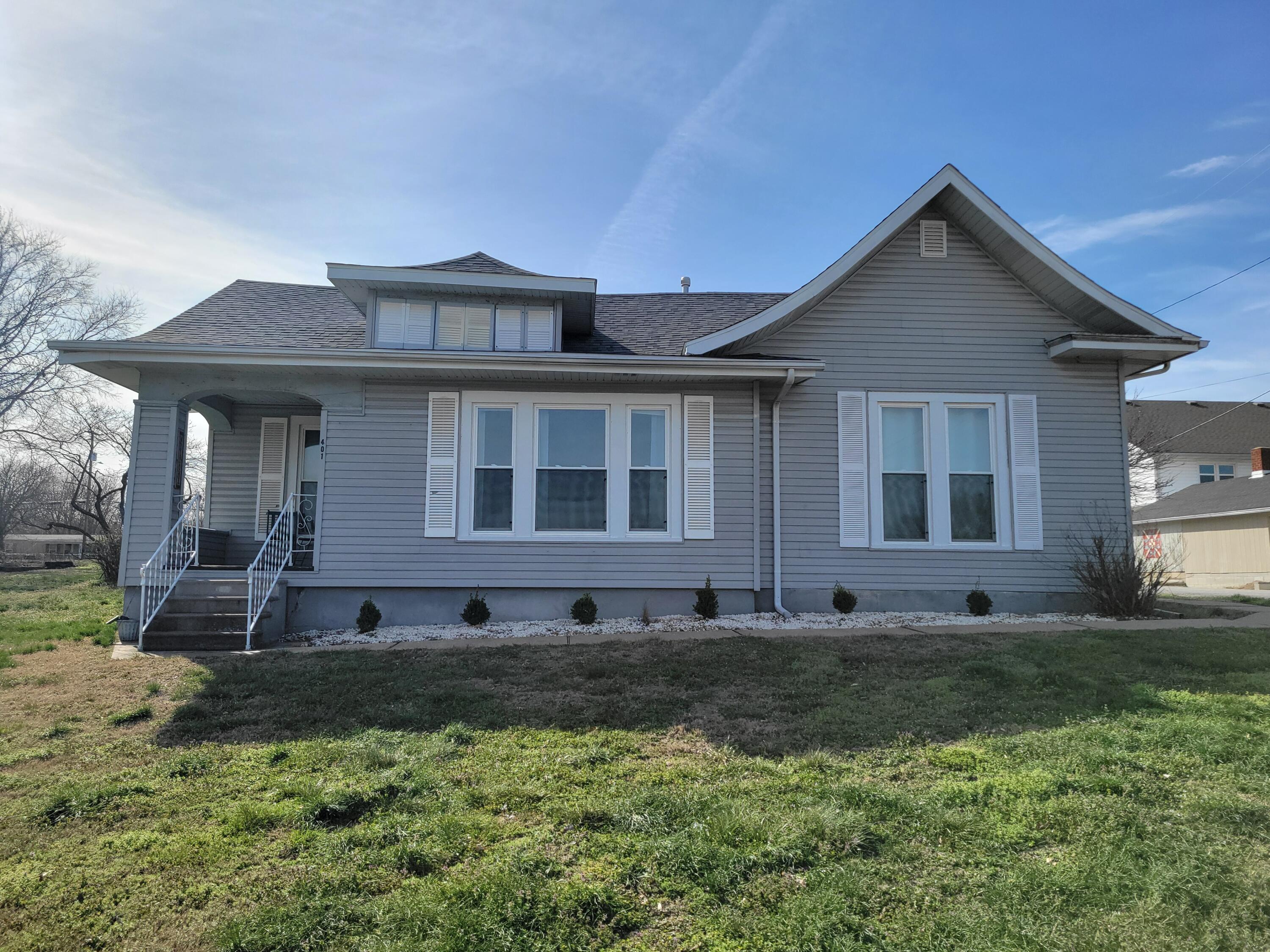 Photo of 401 South Street Stockton MO 65785