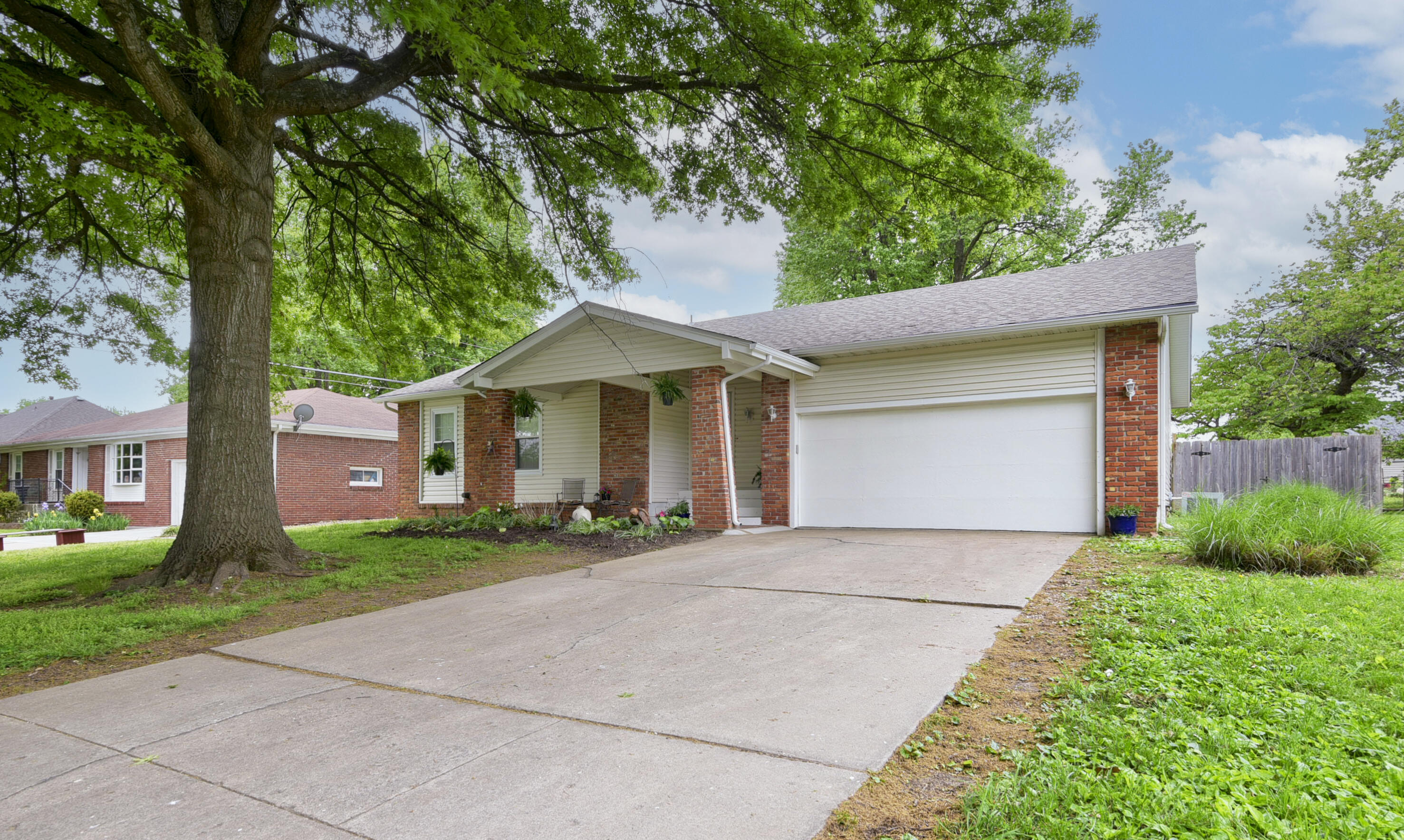Photo of 3409 S Rogers Avenue Springfield MO 65804