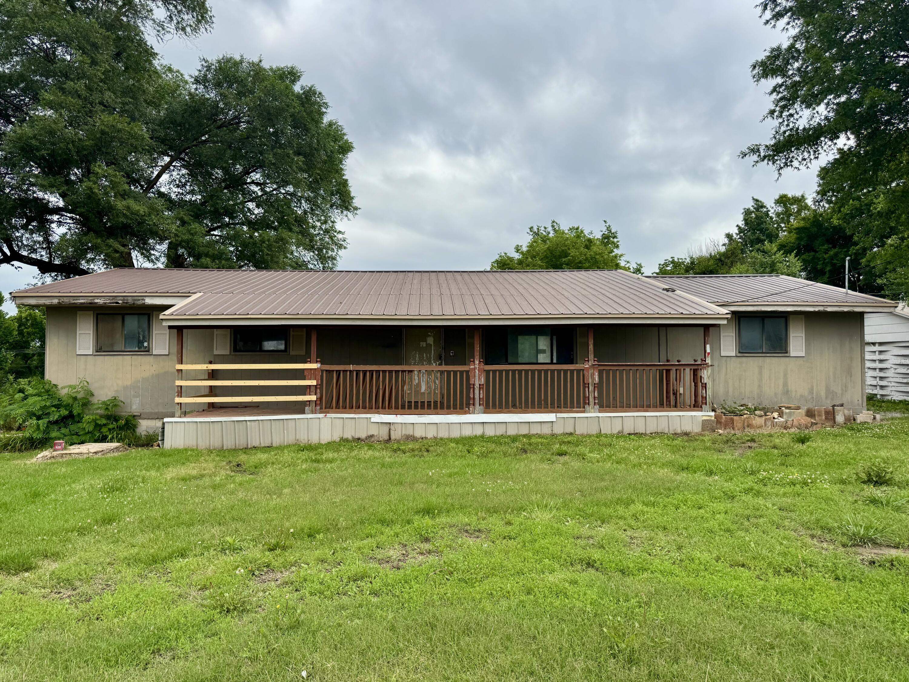 Photo of 213 E Elm Street Morrisville MO 65710