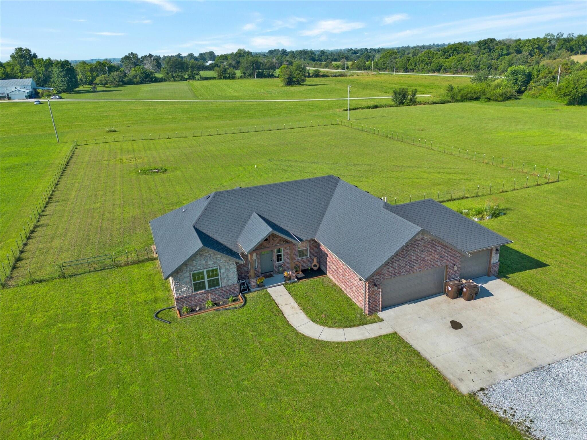 Photo of 206 Maria Road Clever MO 65631