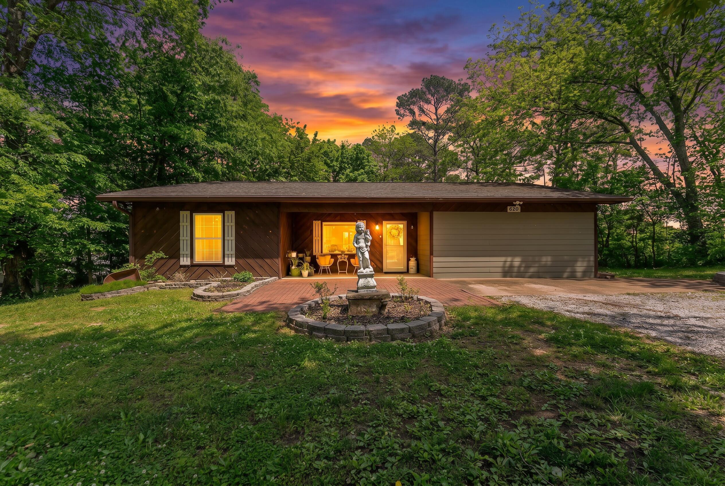 Photo of 620 N 9th Street Thayer MO 65791
