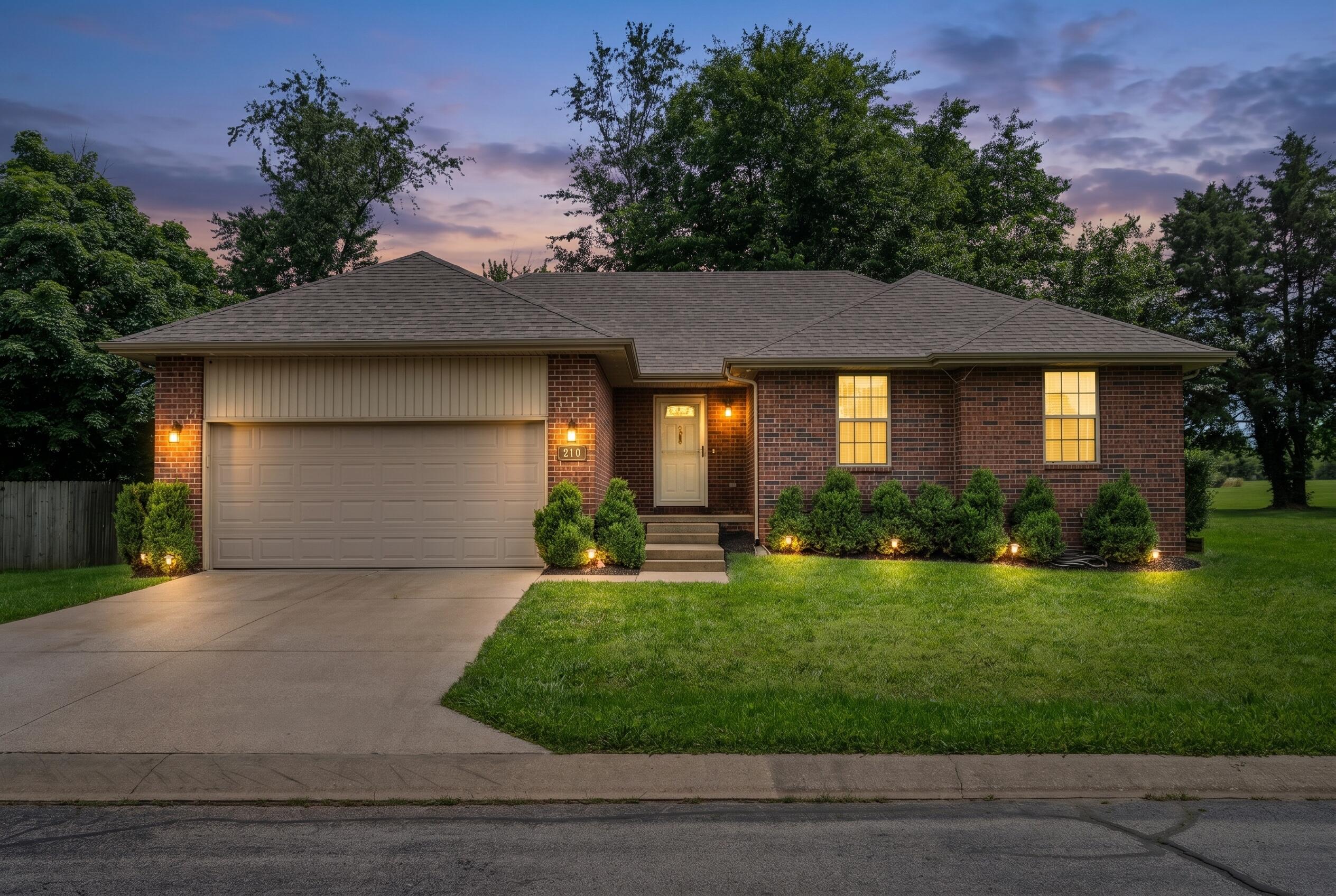 Photo of 210 Dogwood Street Sparta MO 65753