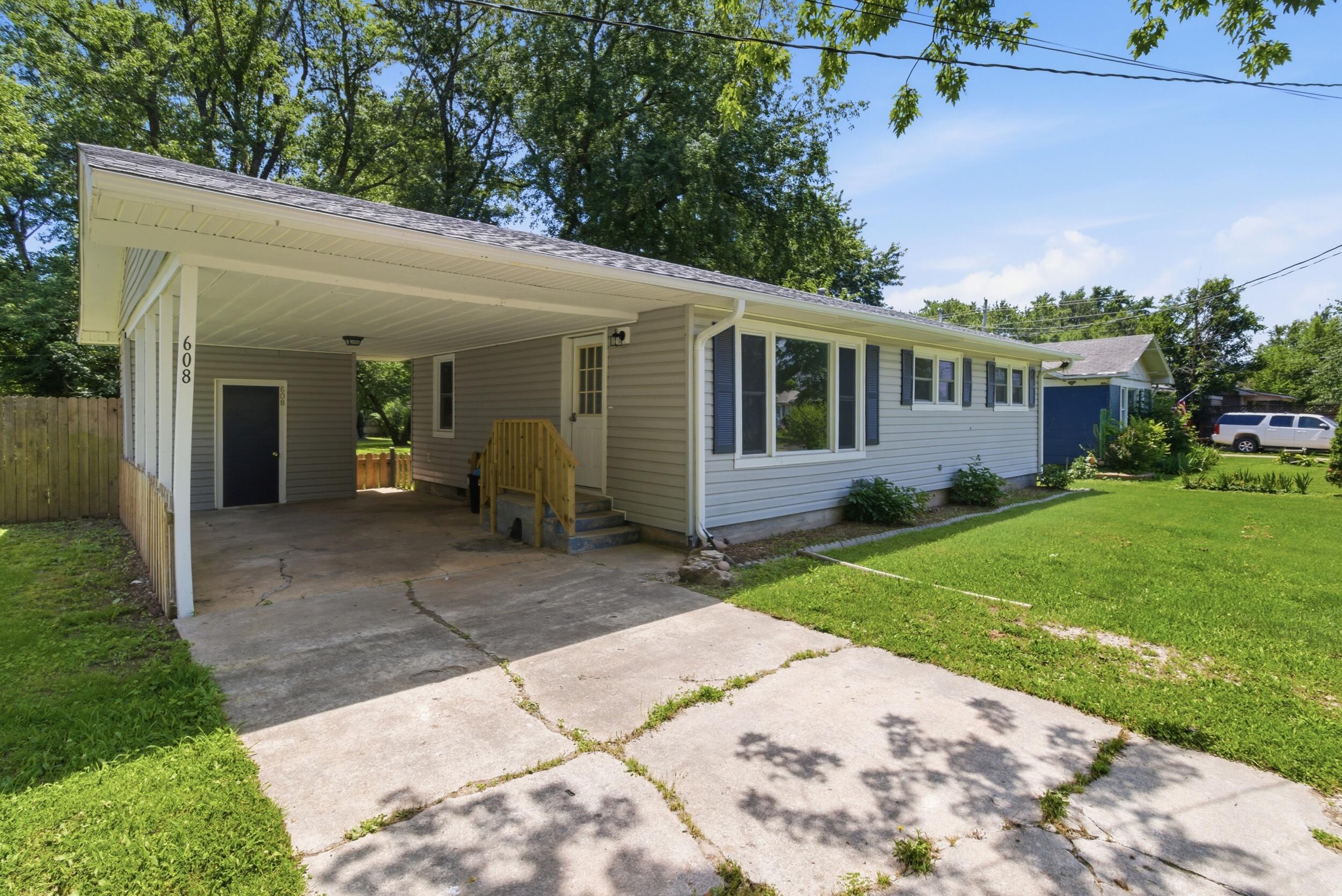 Photo of 608 S High Street Mountain Grove MO 65711