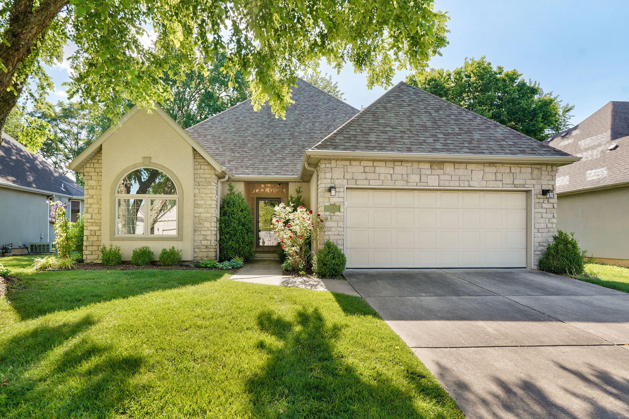 Photo of 1113 S Carriage Avenue Springfield MO 65809