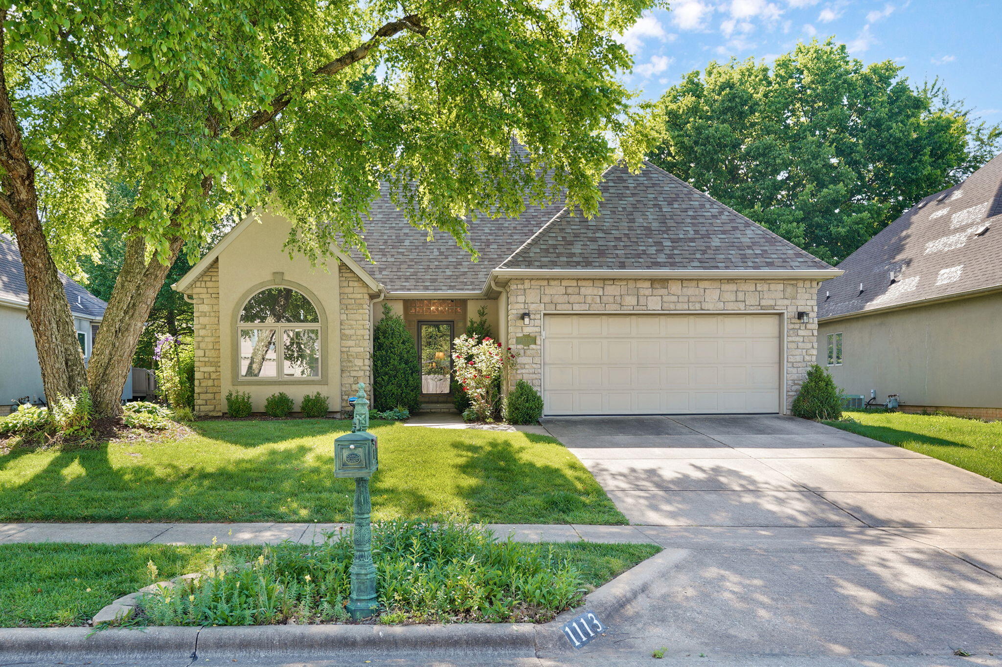 Photo of 1113 S Carriage Avenue Springfield MO 65809