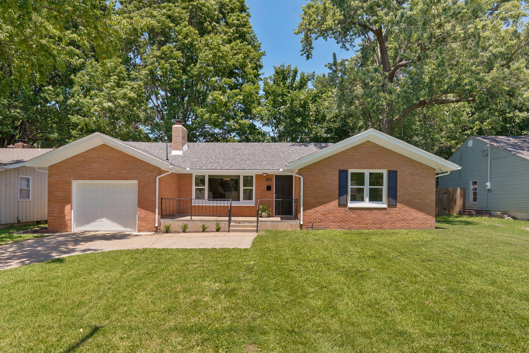 Photo of 1309 E Bennett Street Springfield MO 65804