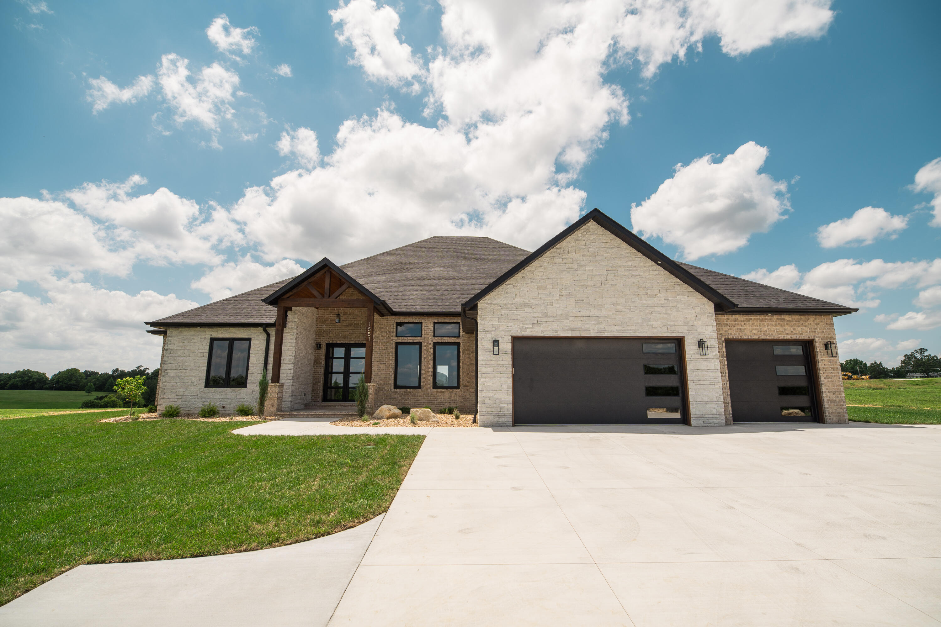 Photo of 1551 S Millridge Court Nixa MO 65714