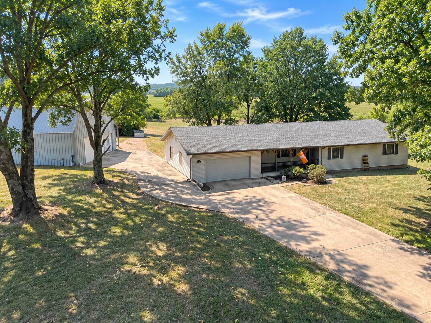 Photo of 9013 County Road 6750 West Plains MO 65775