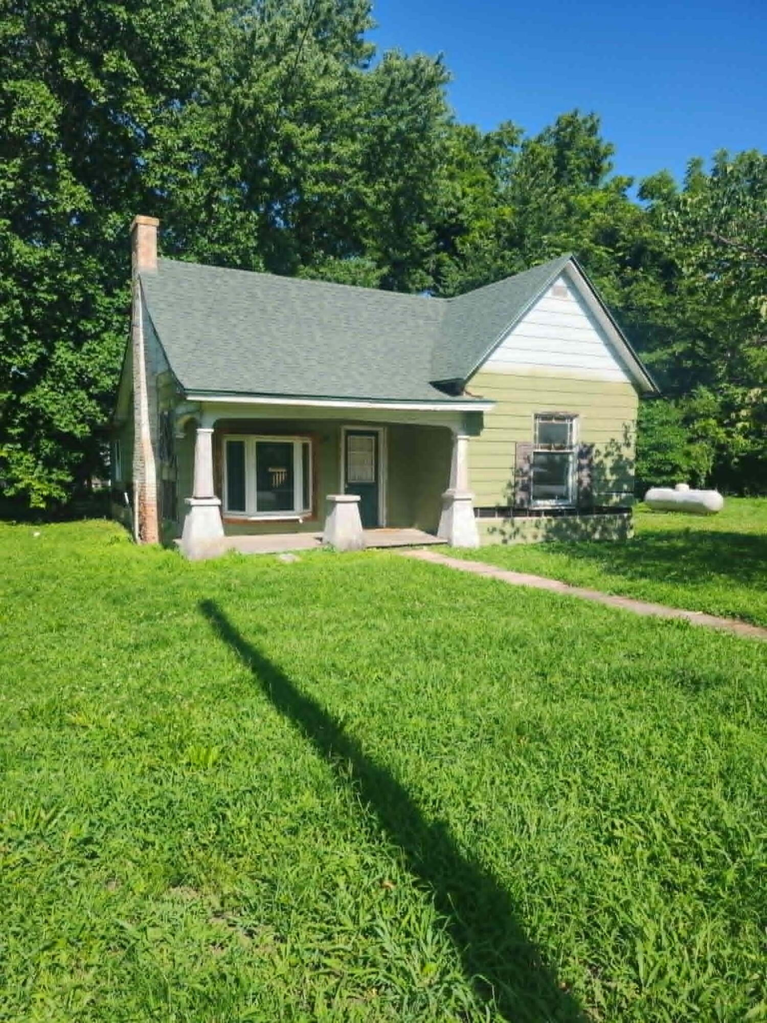 Photo of 629 N Locust Street Buffalo MO 65622