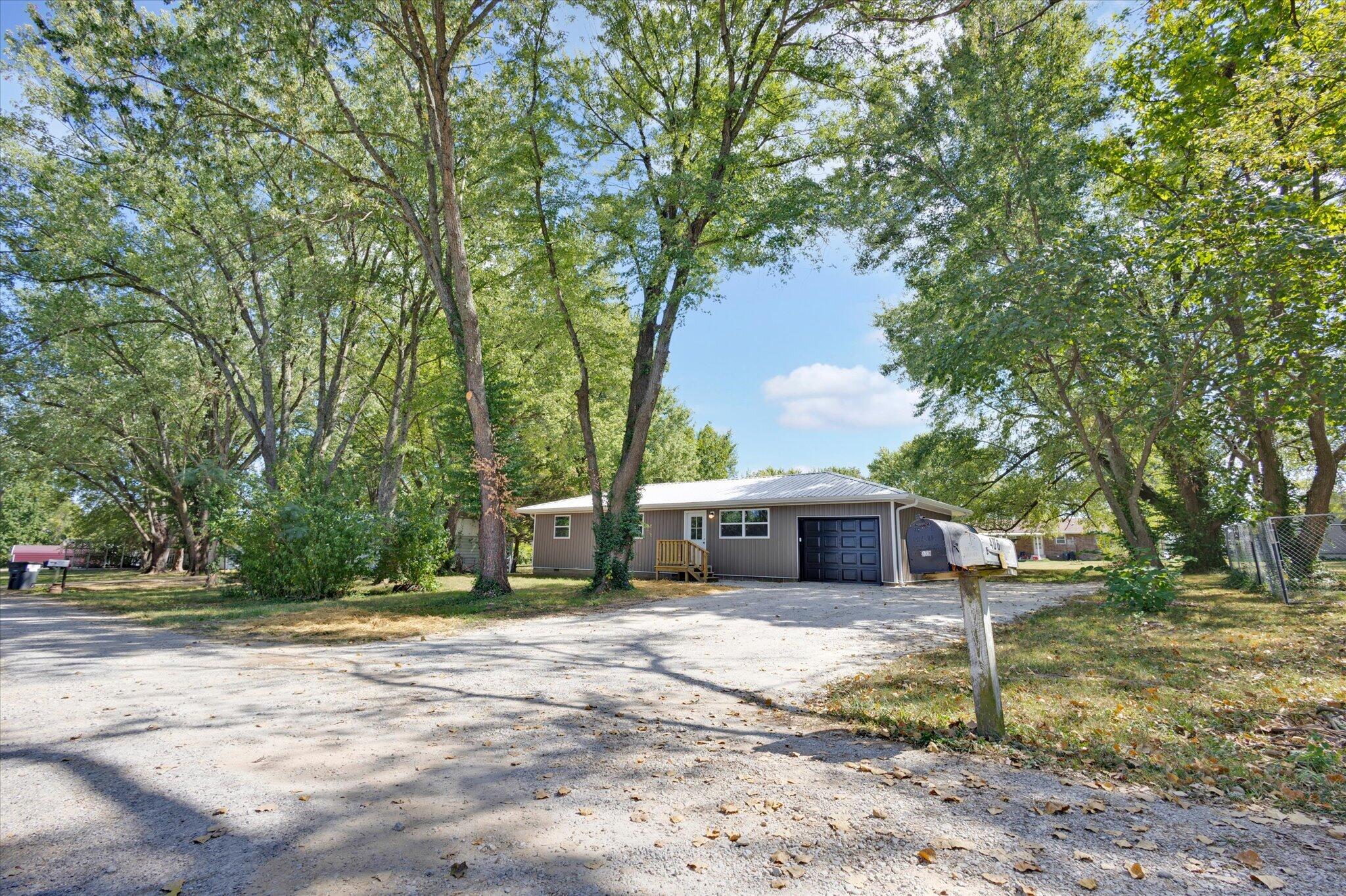 Photo of 406 W Fairview Street Fair Play MO 65649
