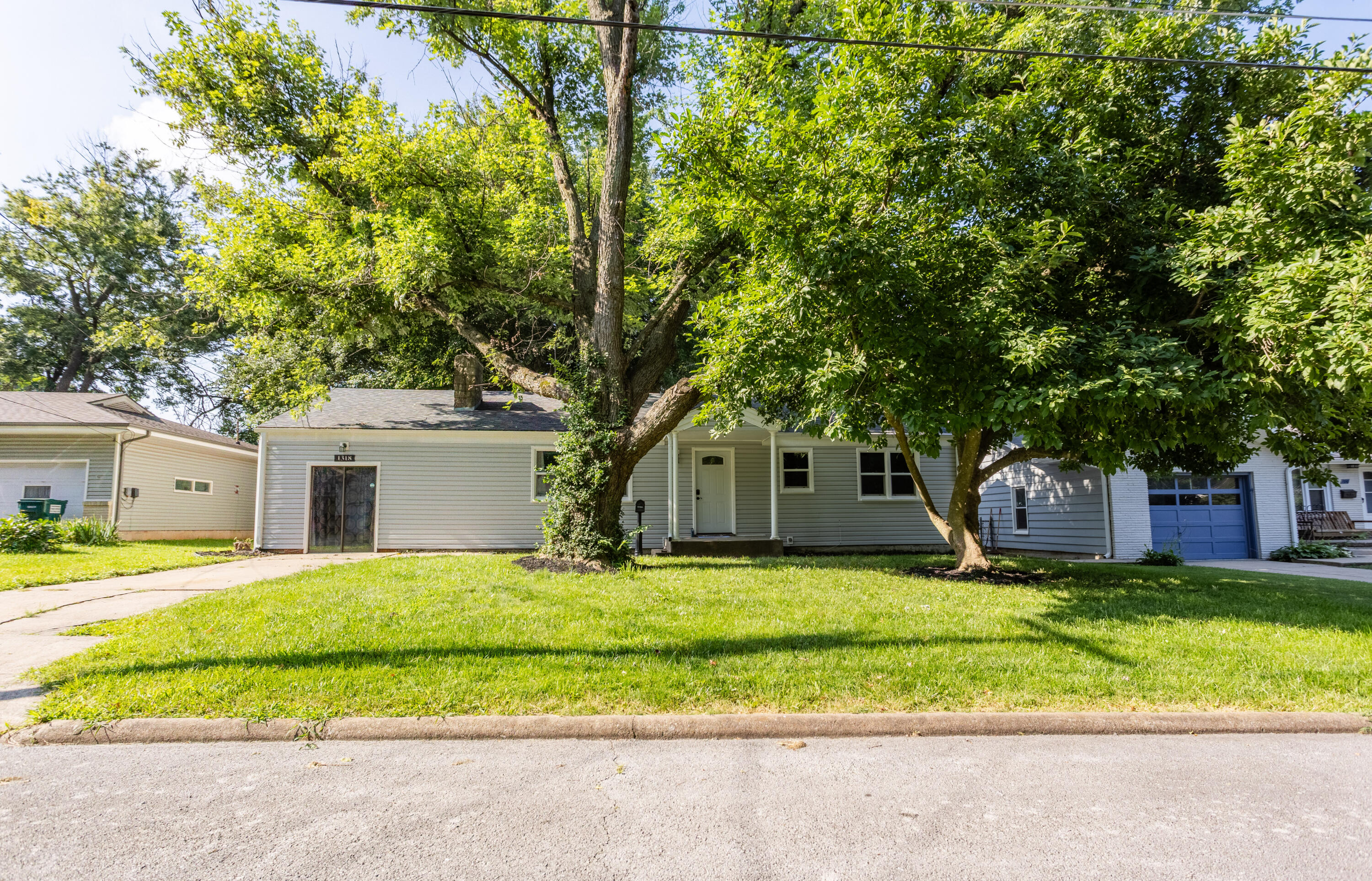 Photo of 1318 E Cozy Street Springfield MO 65804