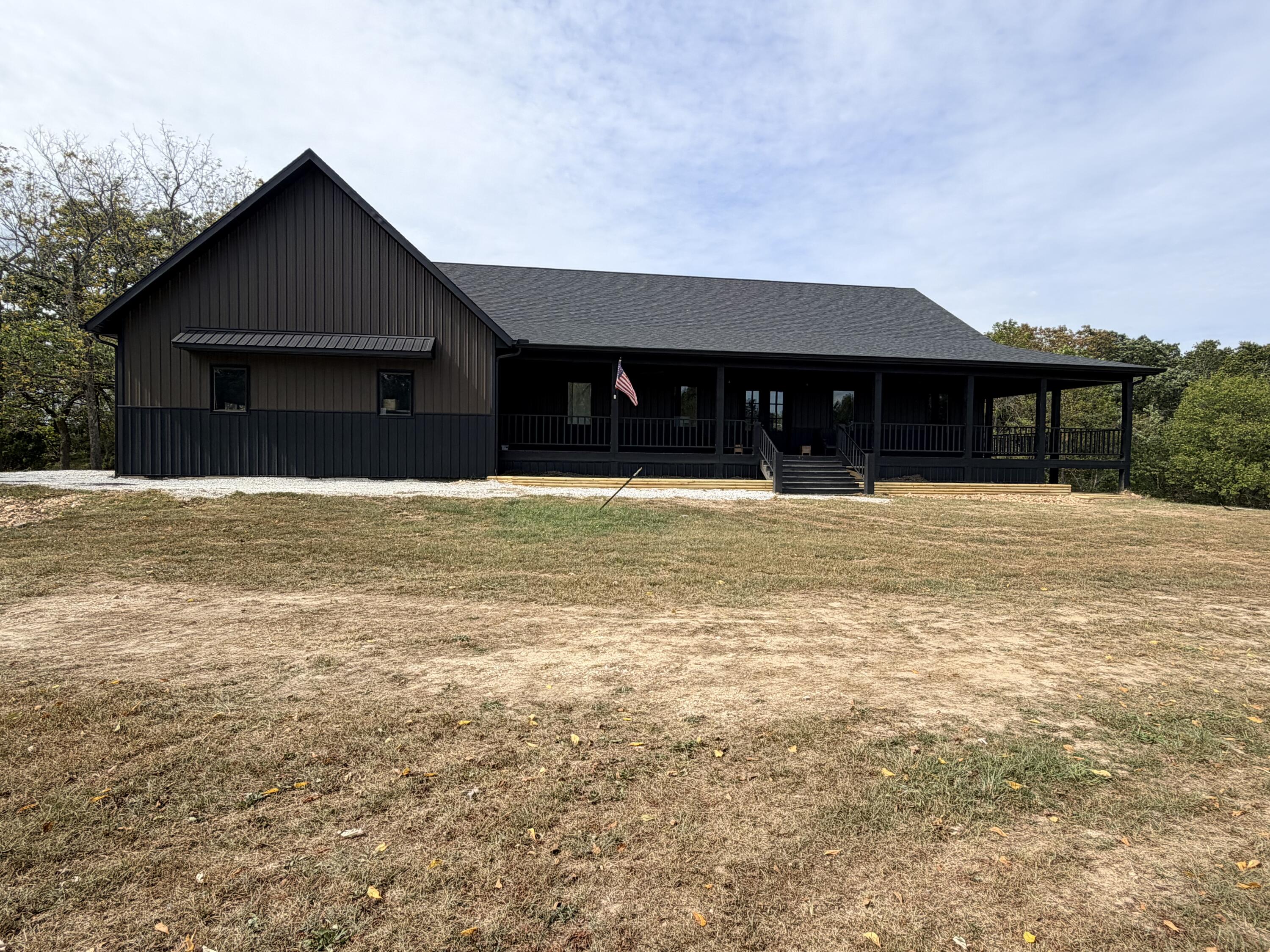 Photo of 71 Castlegate Drive Seymour MO 65746