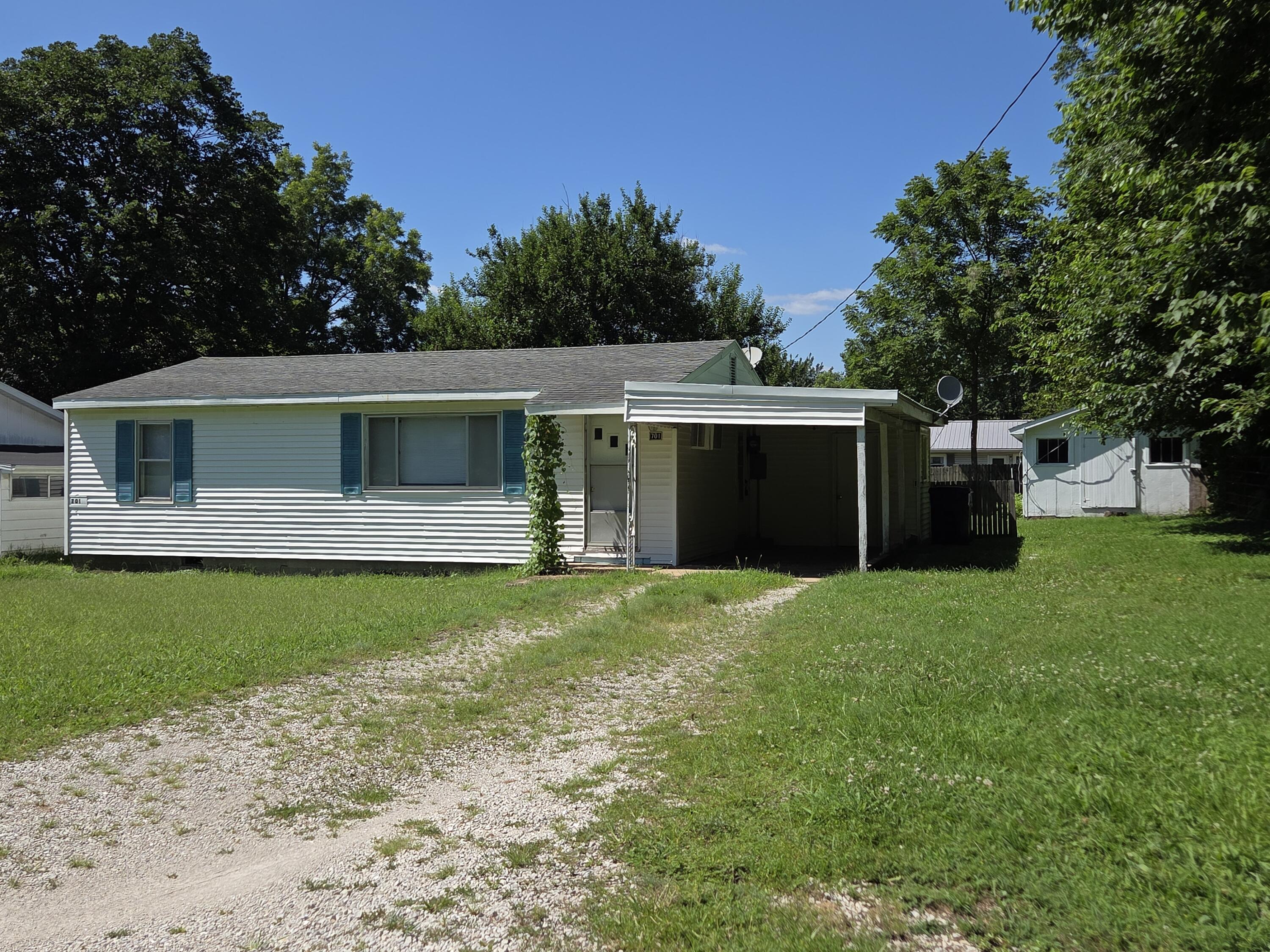Photo of 701 Hooker Drive Buffalo MO 65622