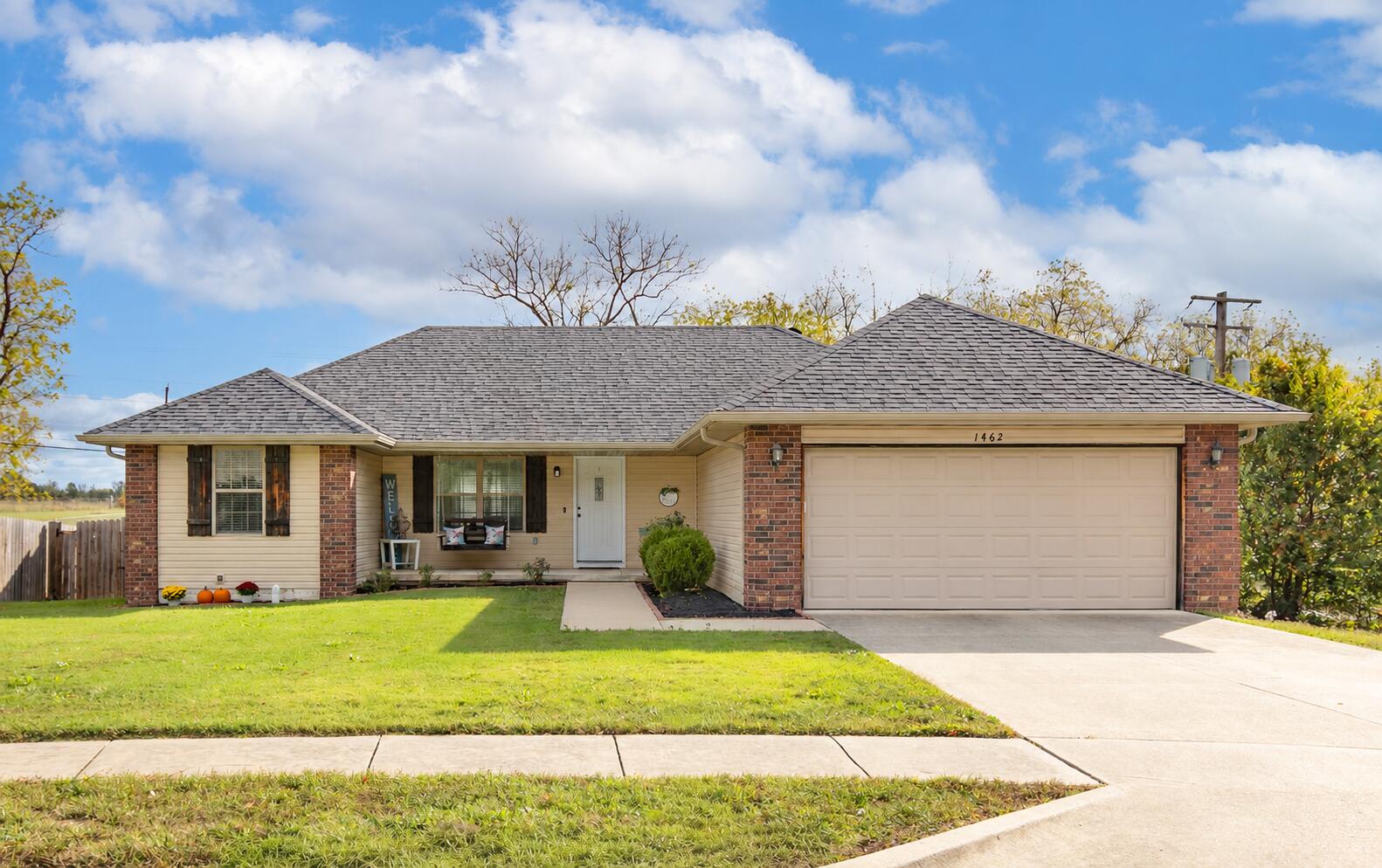 Photo of 1462 S Tomahawk Avenue Republic MO 65738