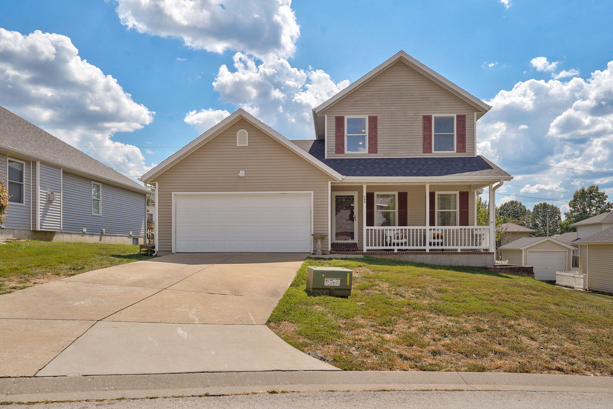 Photo of 708 E Saint Charles Street Ozark MO 65721