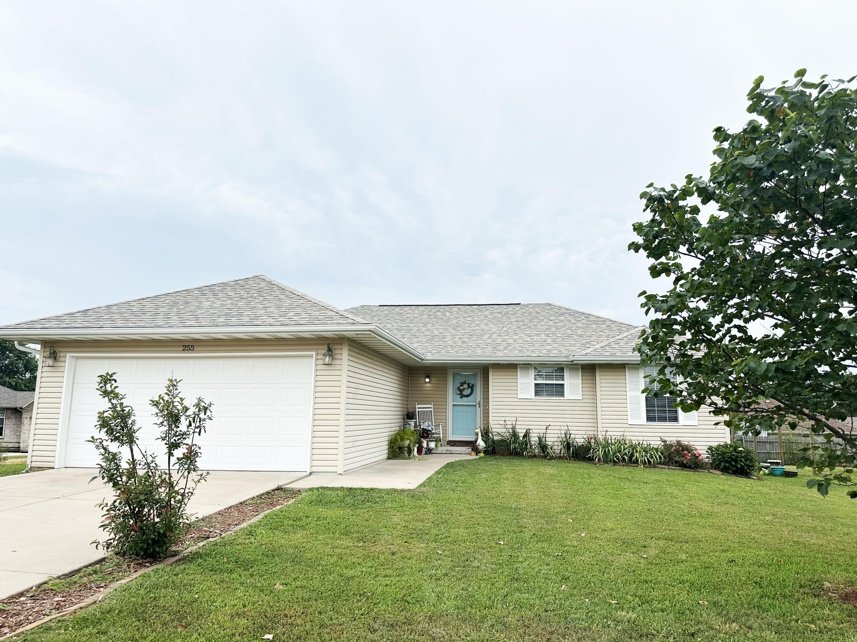 Photo of 255 Maplewood Drive Highlandville MO 65669