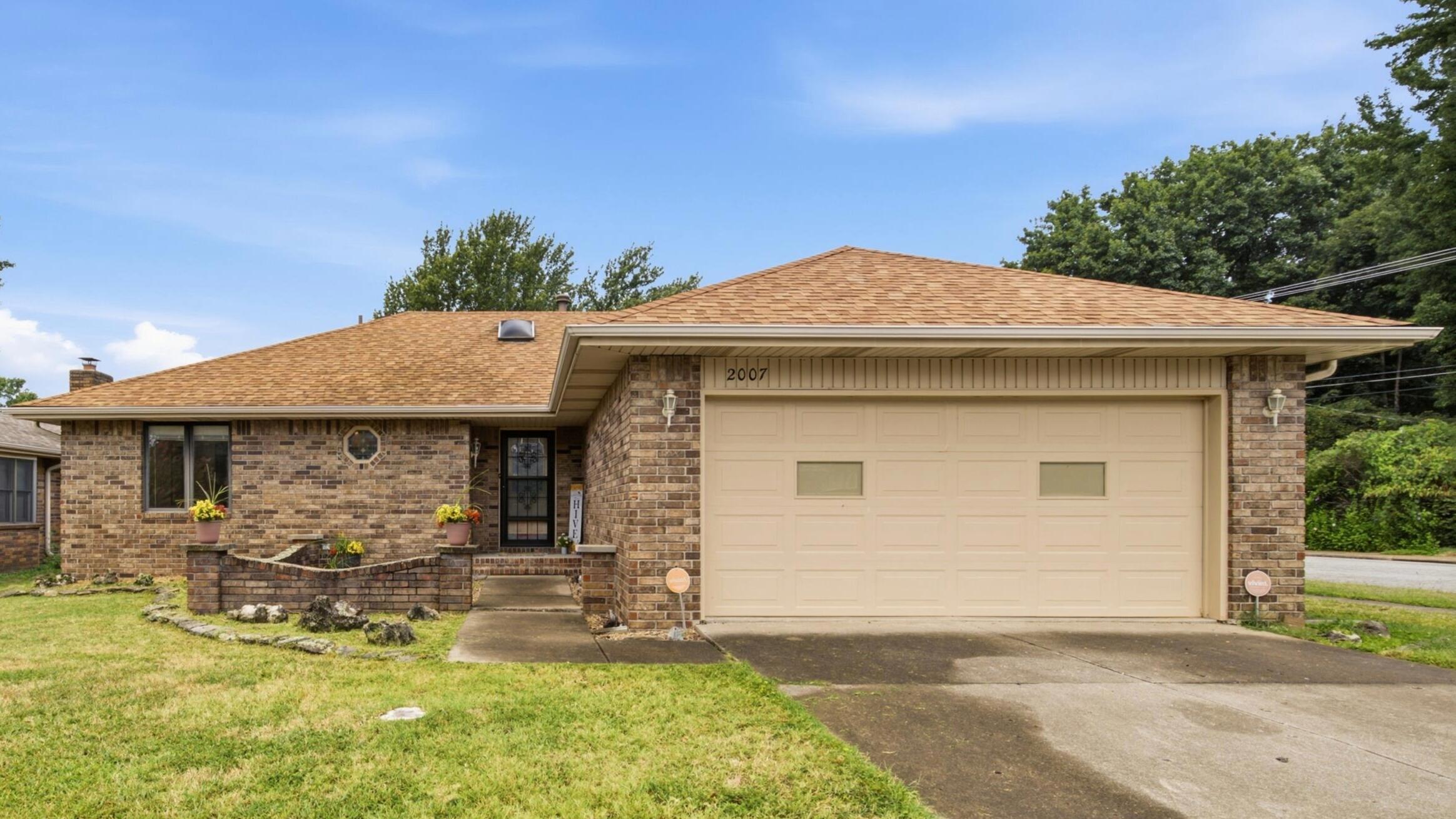 Photo of 2007 S Lancaster Avenue Springfield MO 65807