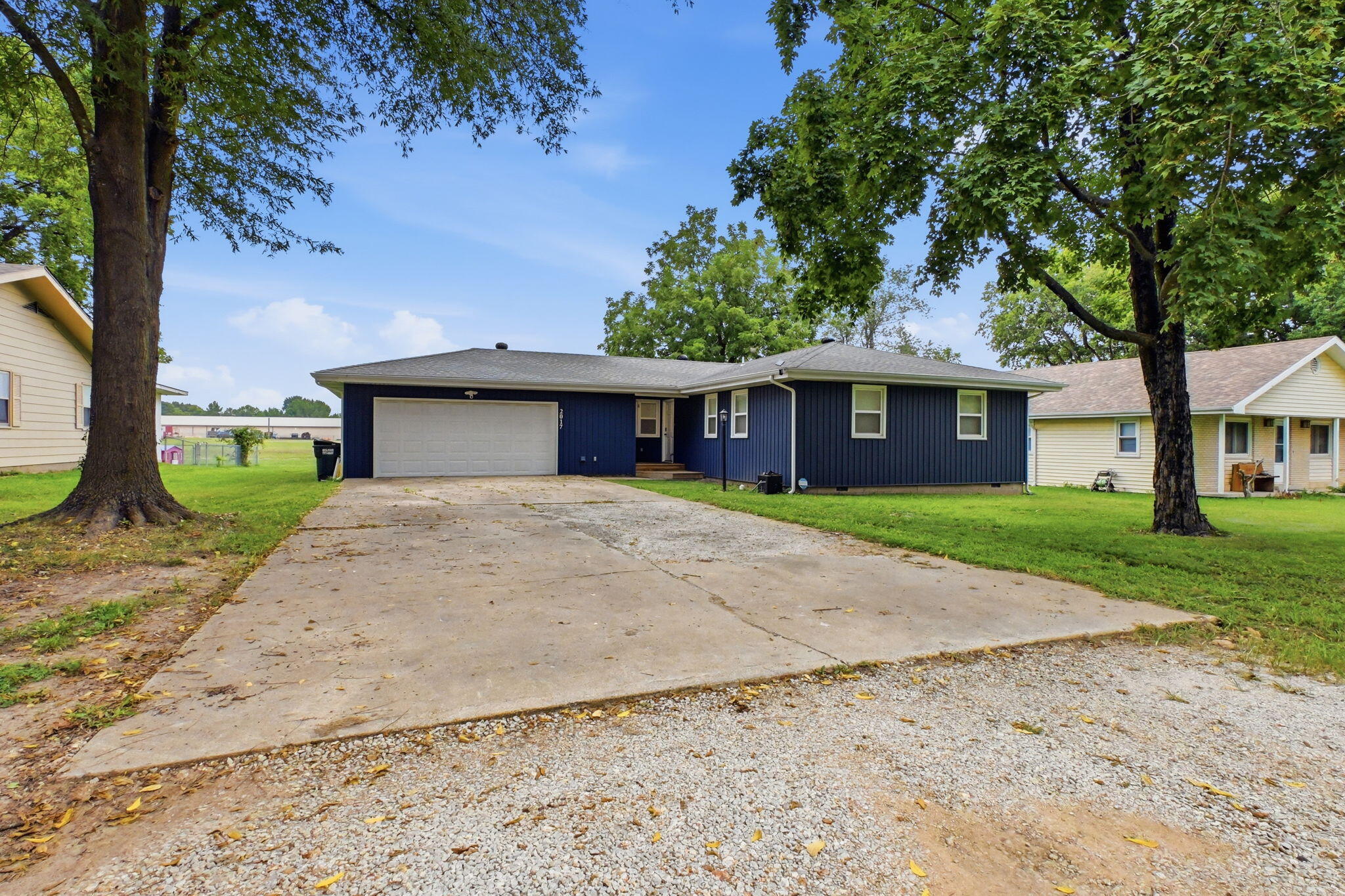 Photo of 2017 W Northwood Street Bolivar MO 65613