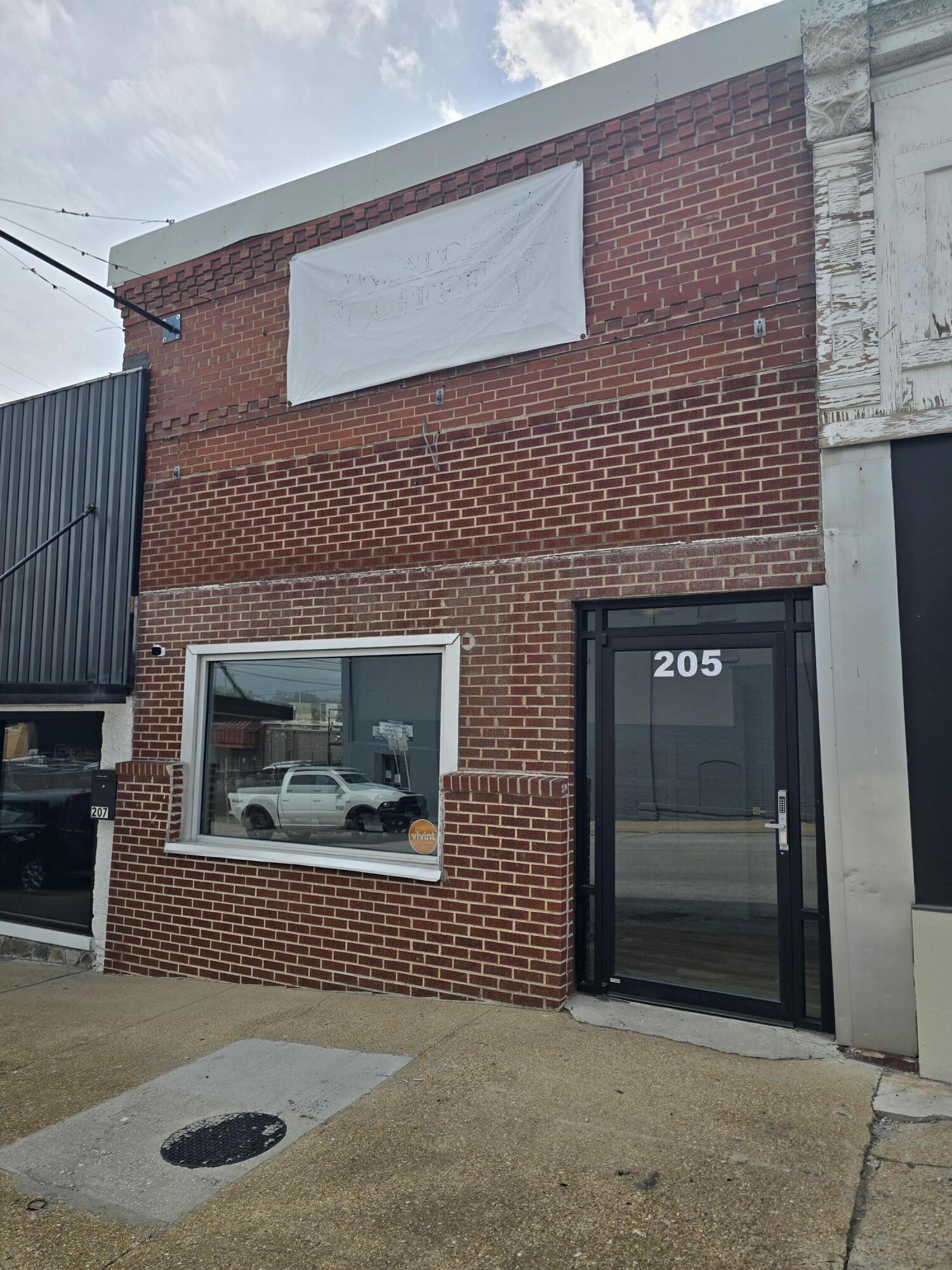 Photo of 205 S Main Avenue Bolivar MO 65613