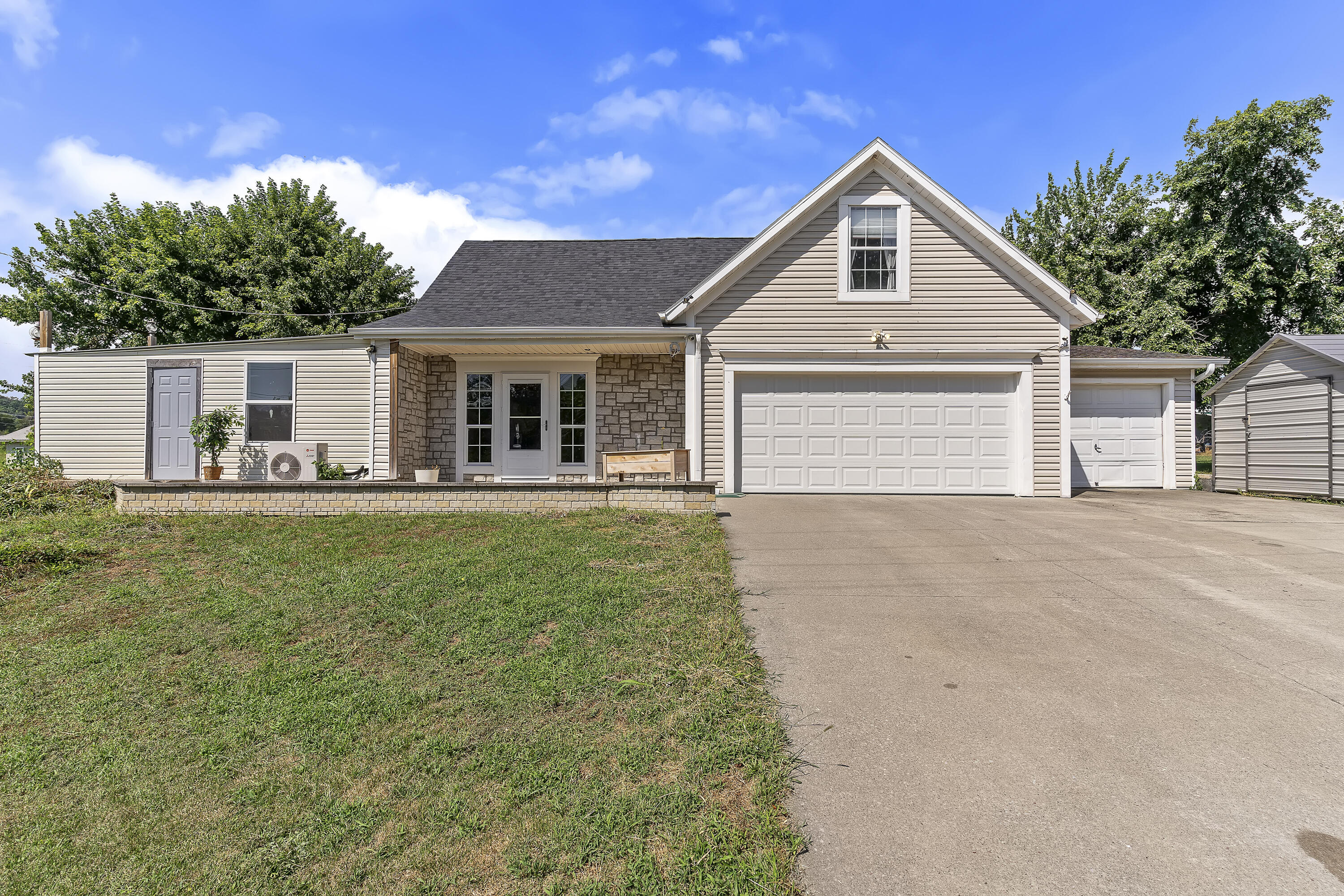 Photo of 341 Dockhouse Lane Galena MO 65656