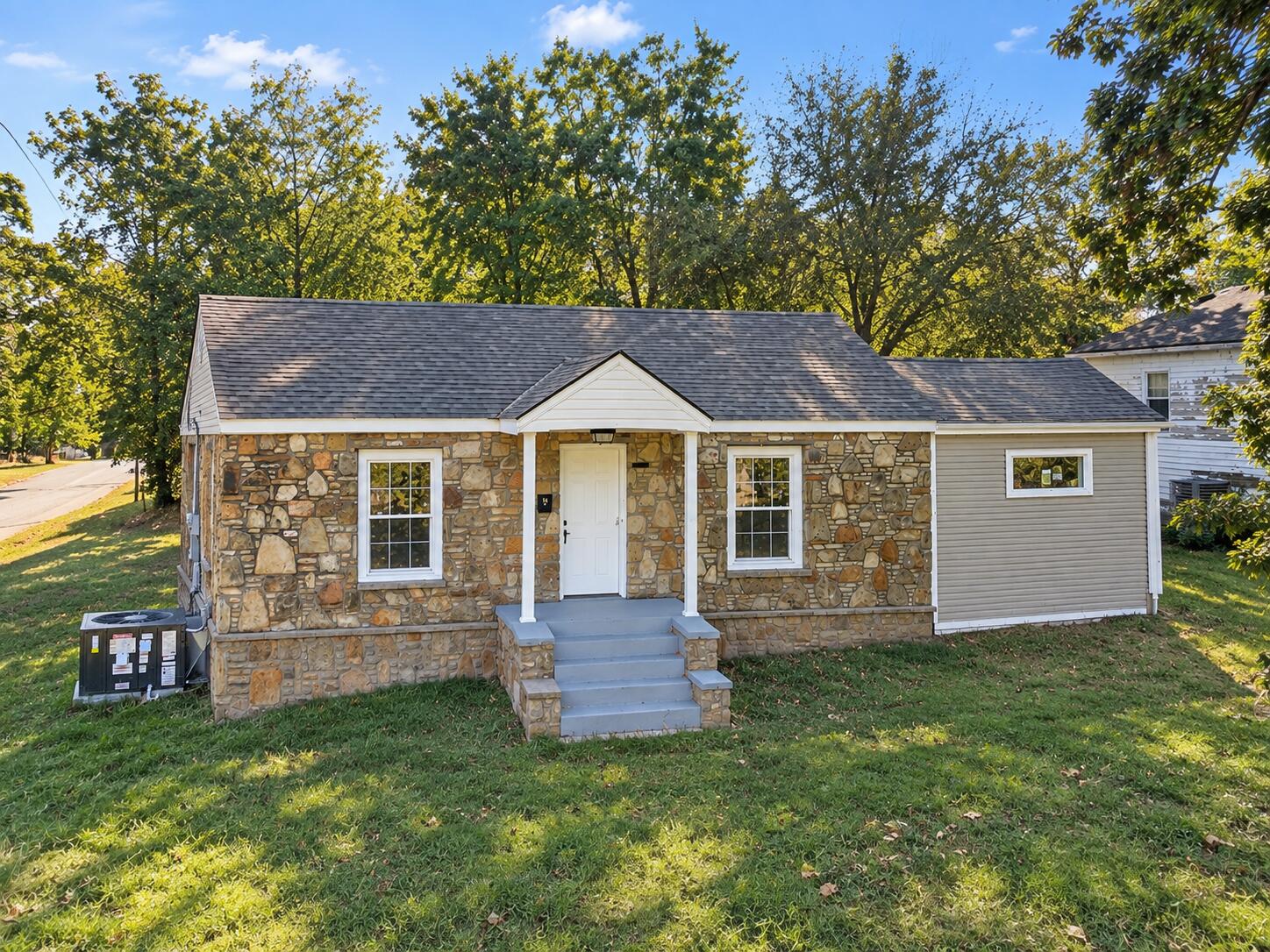 Photo of 801 S High Street Neosho MO 64850