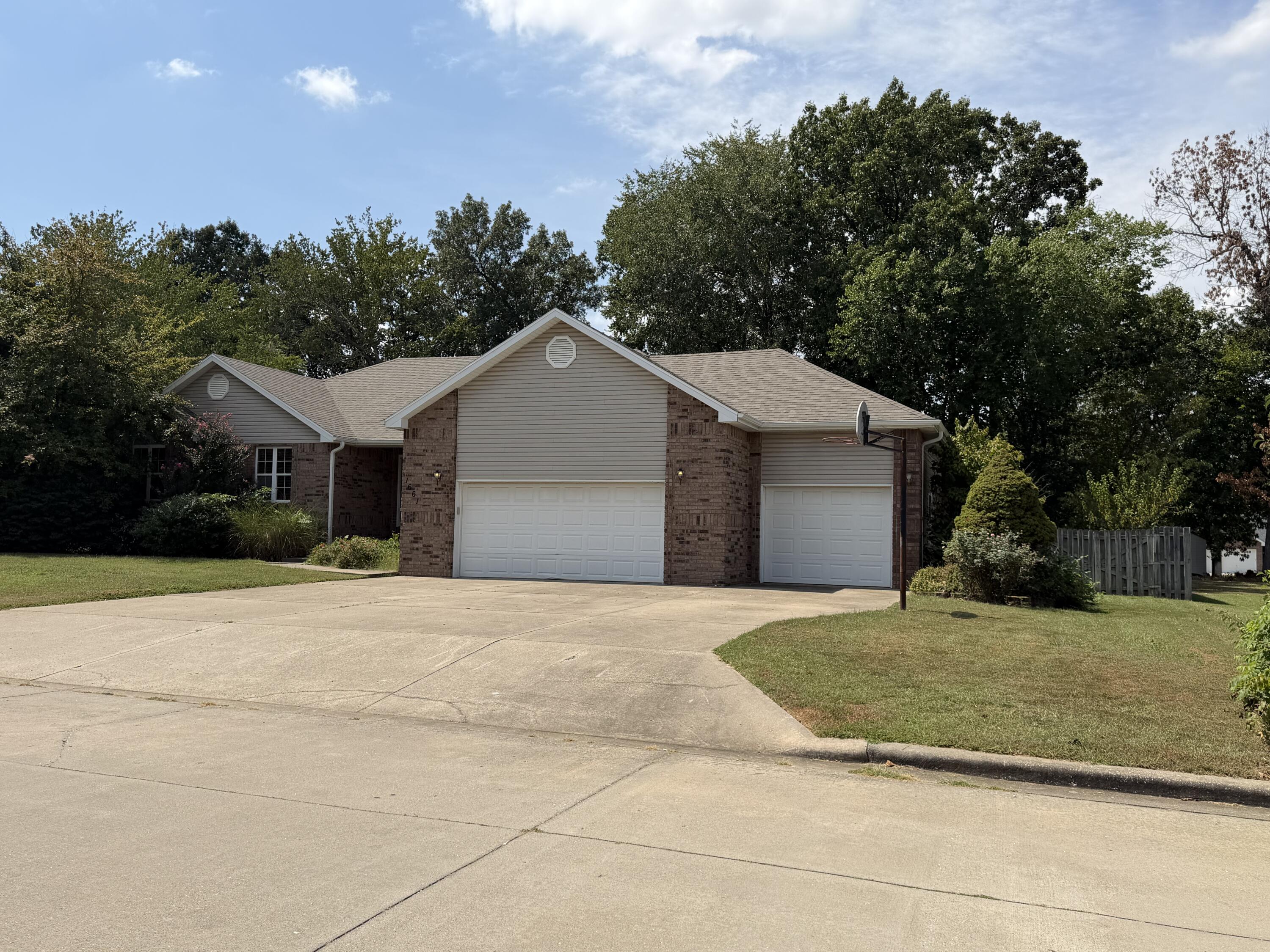 Photo of 1661 N Main Avenue Bolivar MO 65613