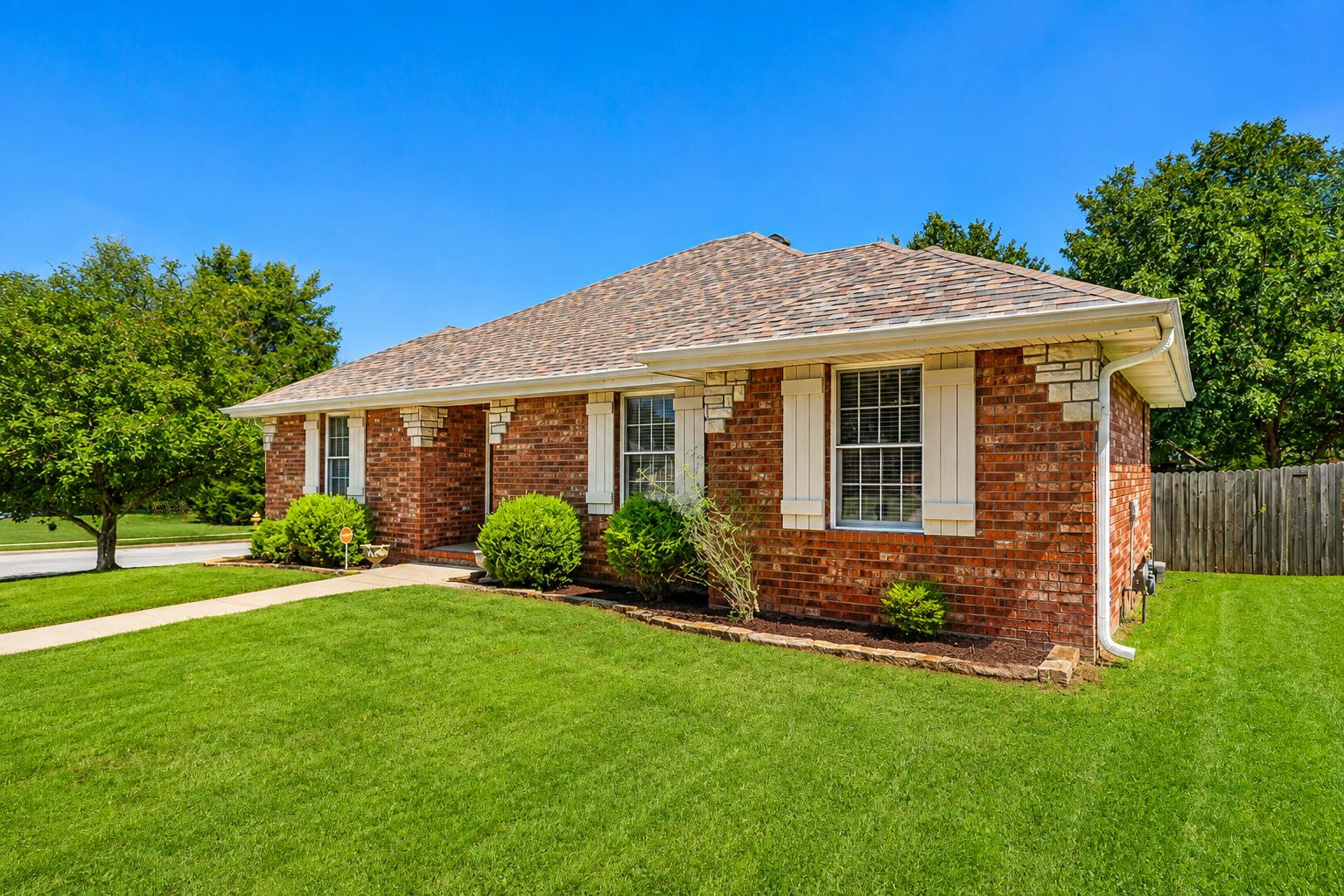 Photo of 736 S Willow Court Springfield MO 65802
