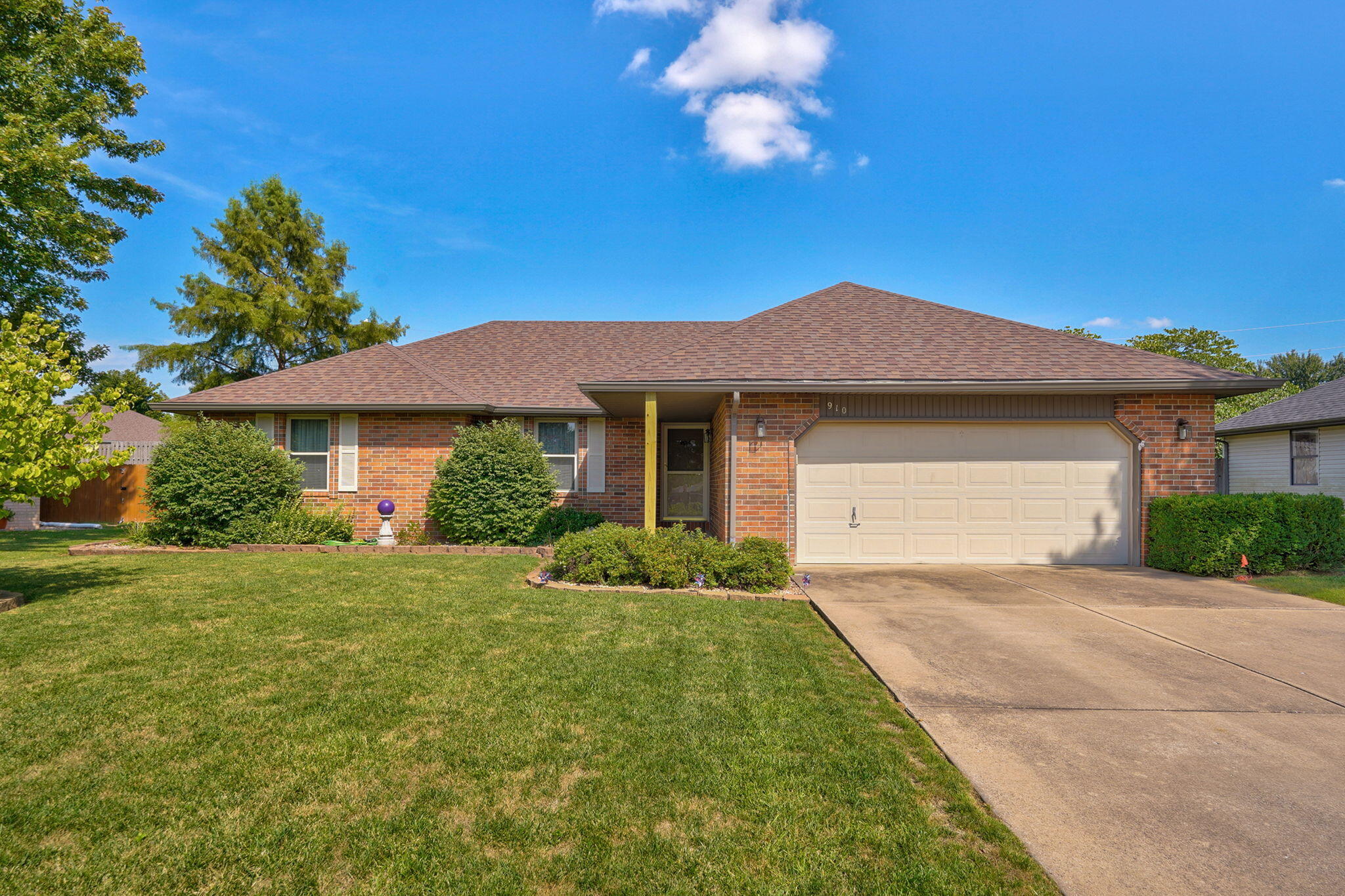 Photo of 910 N Zed Tennis Street Nixa MO 65714