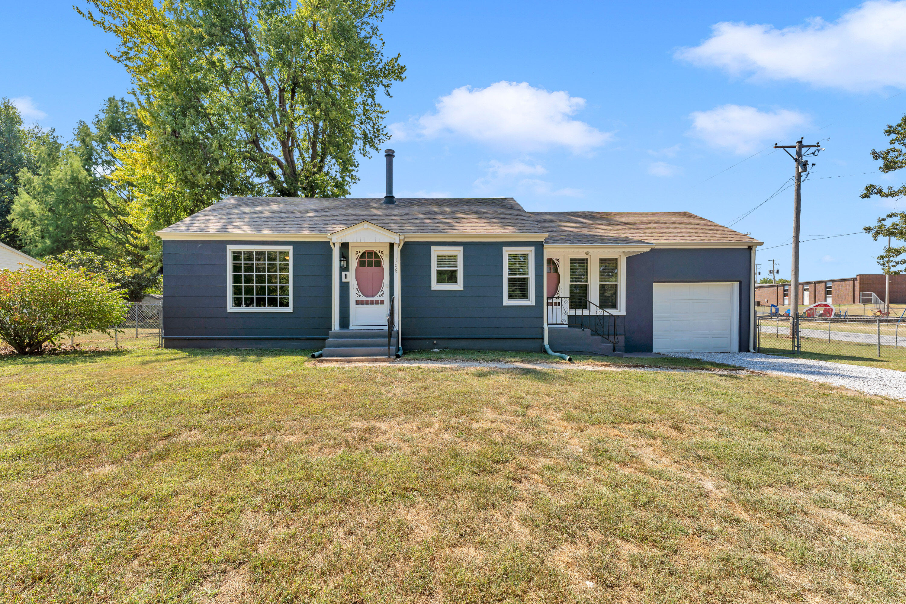 Photo of 106 E Mount Vernon Road Billings MO 65610