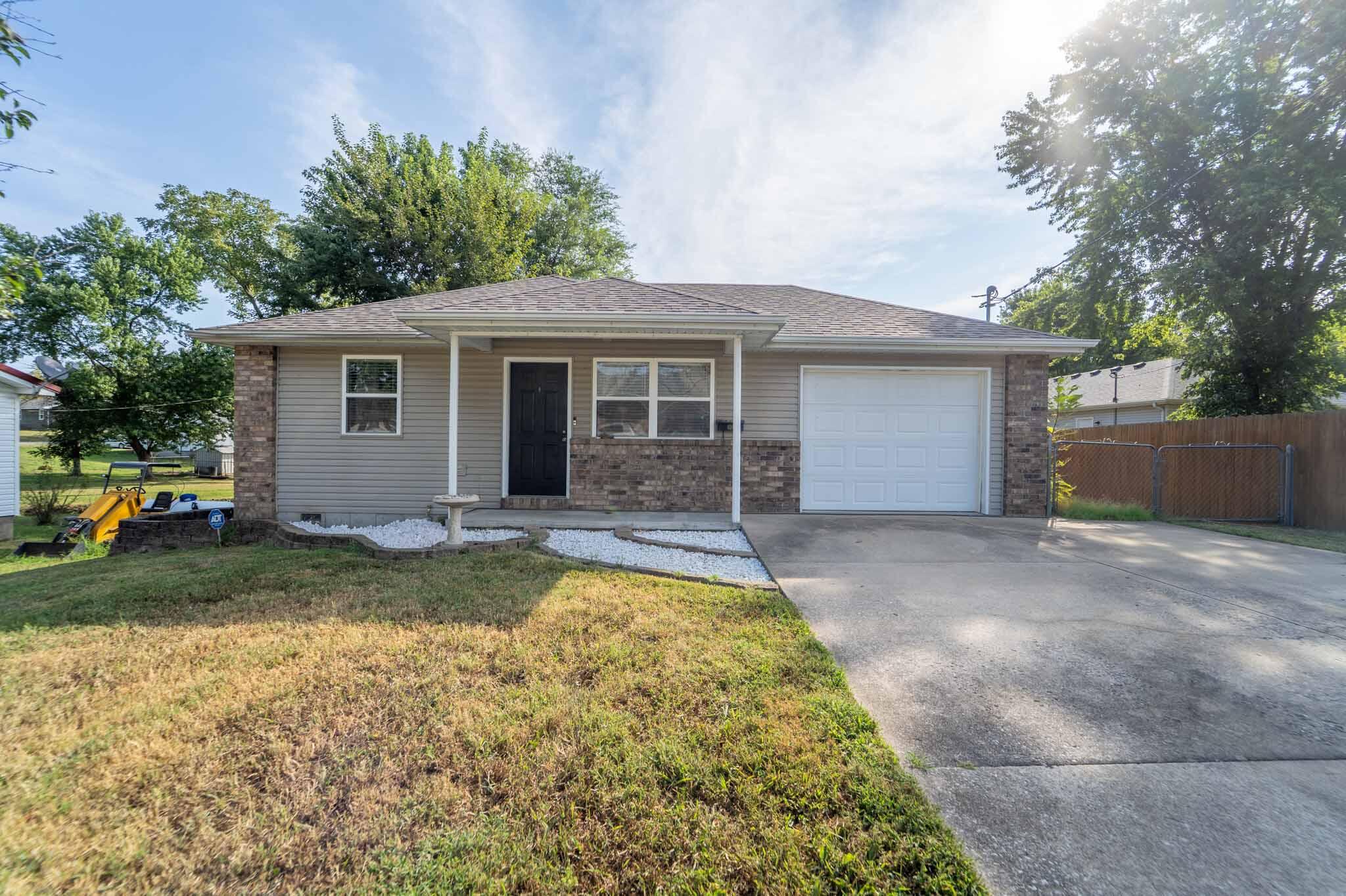 Photo of 410 N Wilson Avenue Bolivar MO 65613
