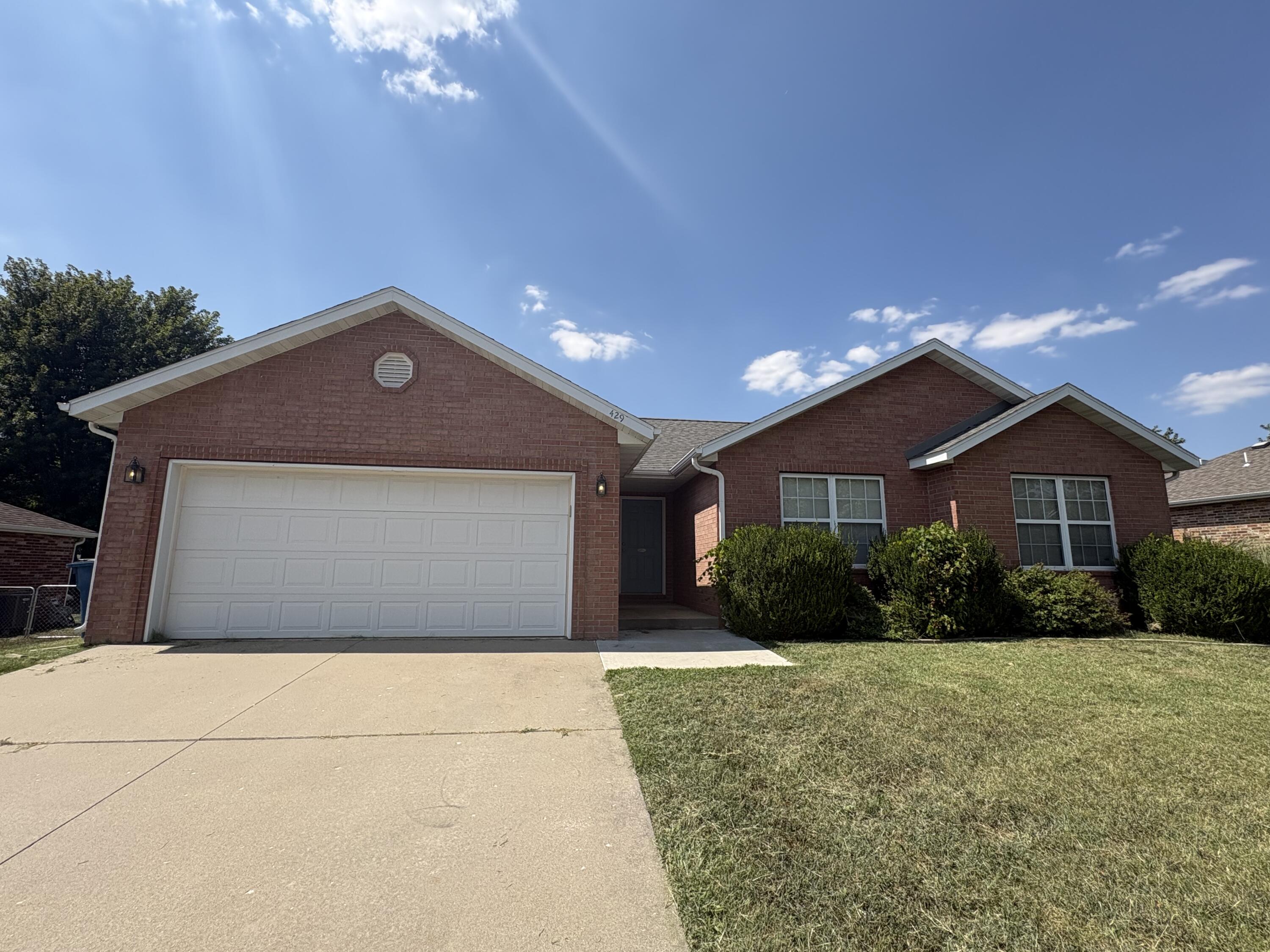 Photo of 429 N Douglas Drive Republic MO 65738
