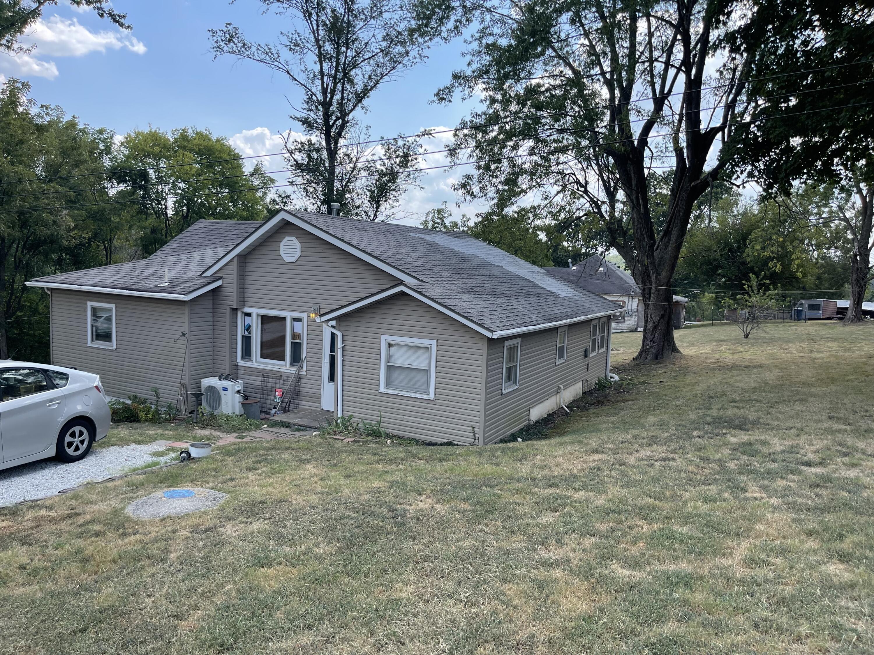 Photo of 109 E Lillian Avenue Crane MO 65633